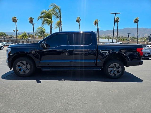 Ford F 150 Lightning Flash grosse Batterie im Vorlauf