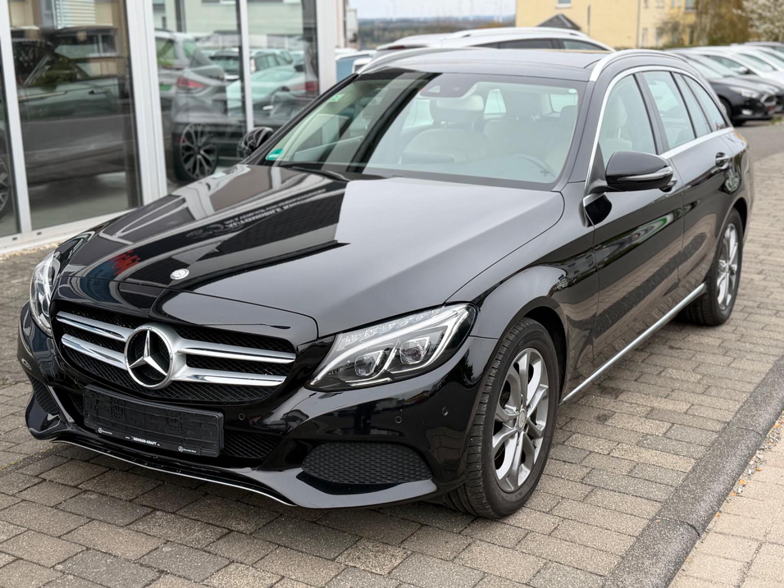 Mercedes-Benz C 220 Avantgarde+Automatik+Pano+Leder+Navi+LED+