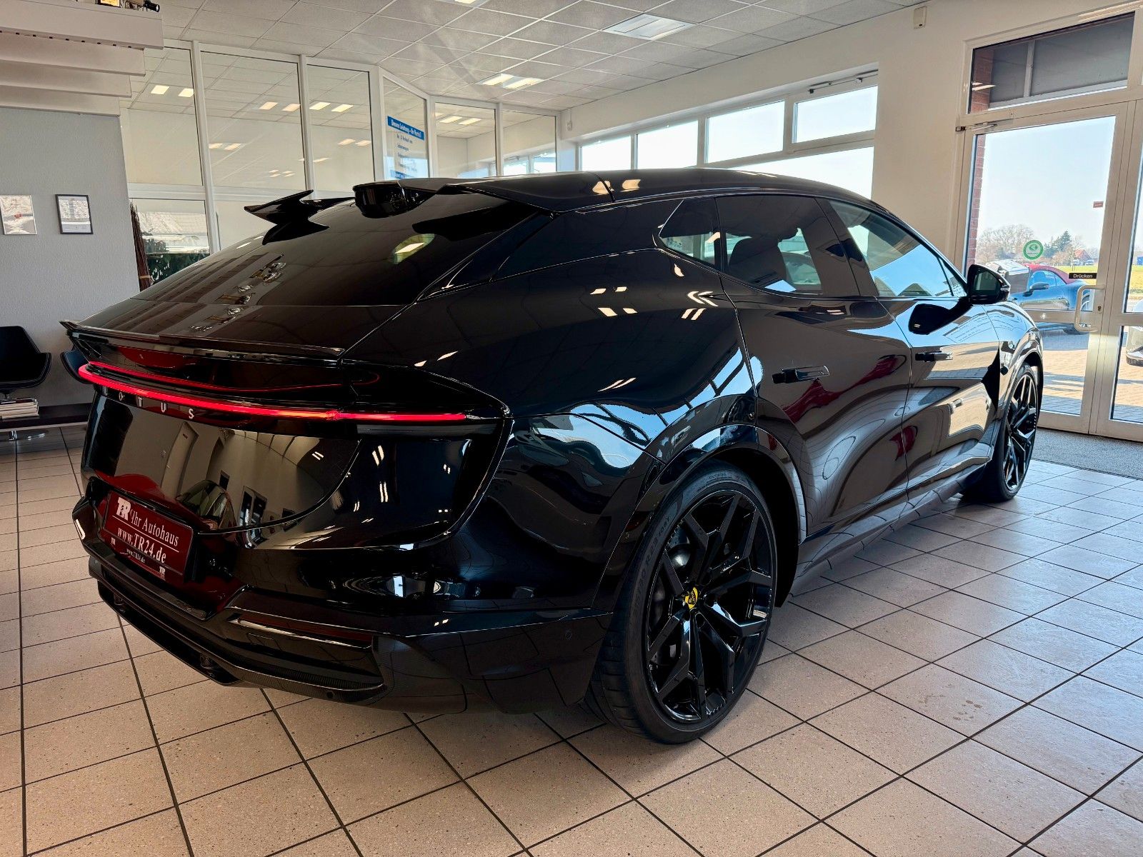 Fahrzeugabbildung Lotus Eletre EDS 675 R Dynamic-Pack/AERO-Pack/Panorama