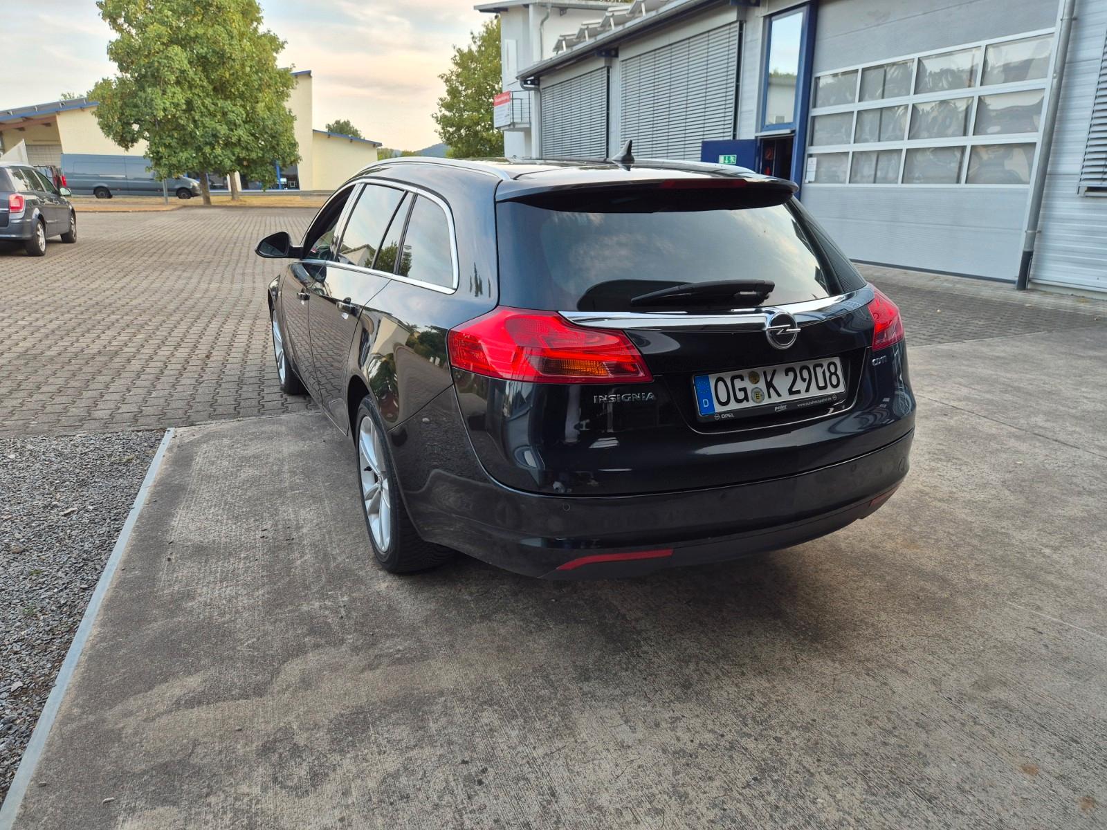 Opel Insignia 2011 — photo 8