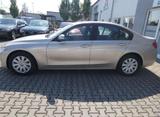 BMW 316i -F30 AUTOMATIK  - BMW 3er Reihe aus 2013