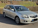 Toyota Avensis 2.2d 2008 Jahr - Toyota Avensis aus 2008: Kombi