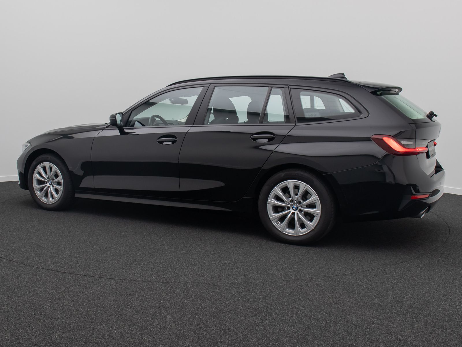 Fahrzeugabbildung BMW 320d DAB HiFi PDC Alarm Sport Geschwindigkeitsre