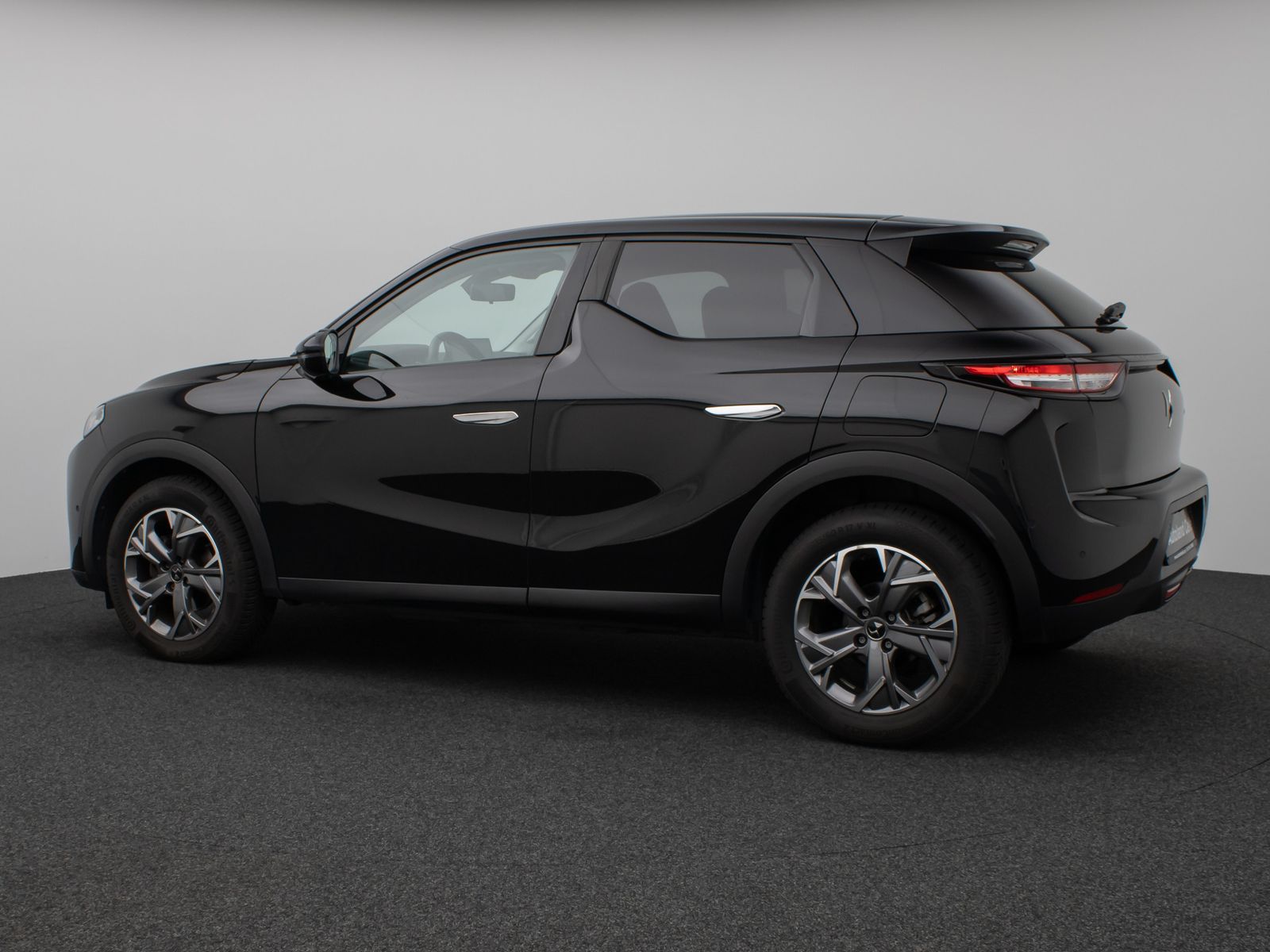 Fahrzeugabbildung DS Automobiles DS3 Crossback Faubourg Kamera Navi Sitzhzg