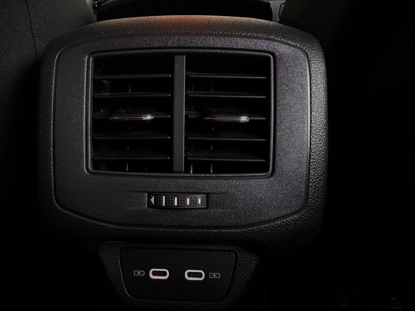 Volkswagen T-Roc 1.5 TSI Life DSG *Carplay-Navi/, миниатюра 8