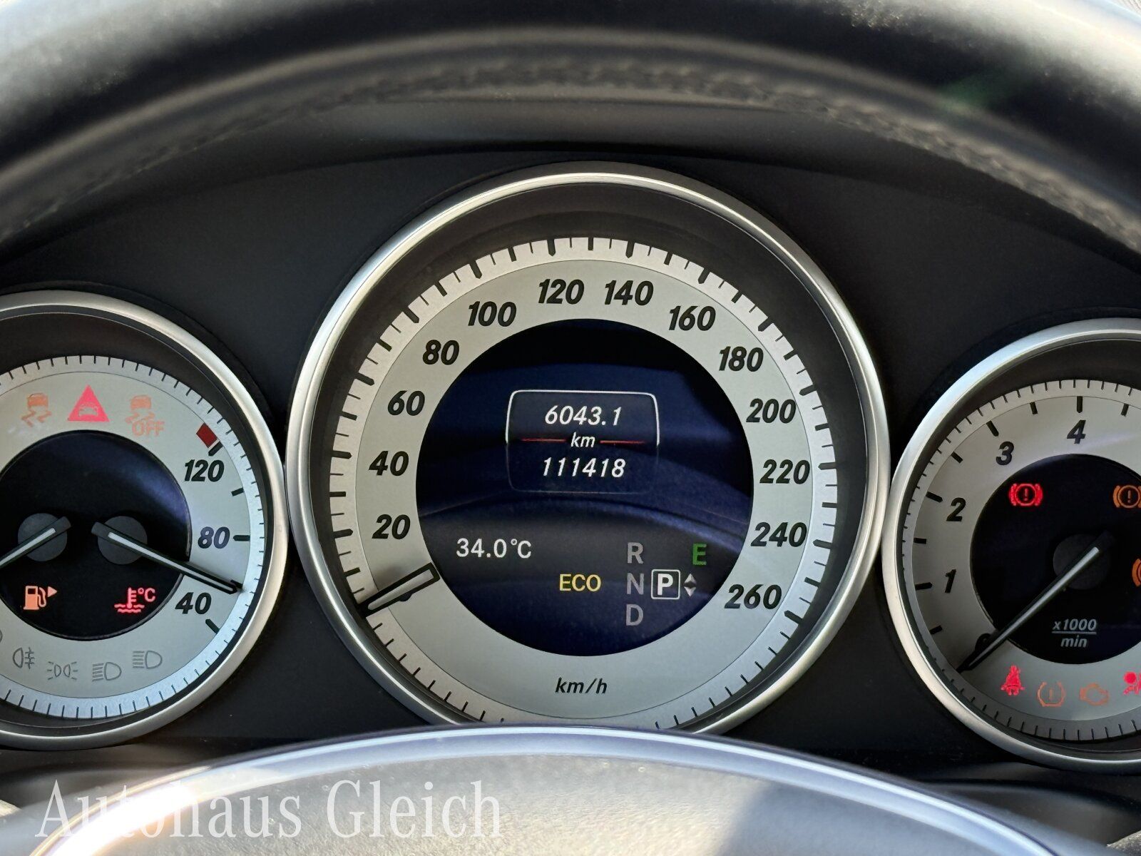 Fahrzeugabbildung Mercedes-Benz E 200 T Avantgarde Comand/AHK/RückfahrkamaraFIS