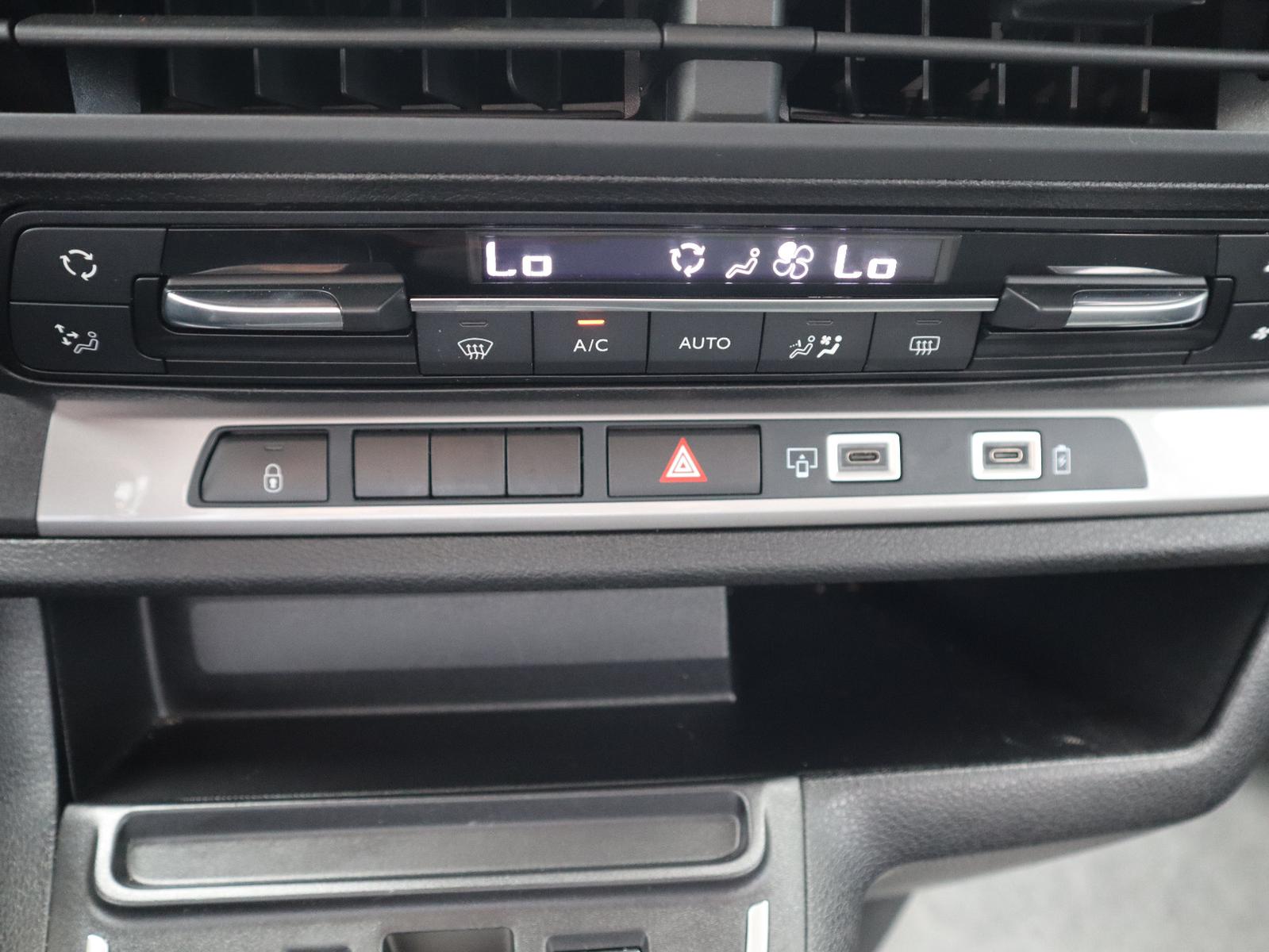 Peugeot E-Expert Kombi 75kWh L3/LED/Klima/180°/DAB+/Navi