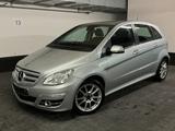 Mercedes-Benz B 160 SPORTPAKET NAVI~PANO~PDC~SHZ~WENIGKM~ - silberne Mercedes-Benz B 160