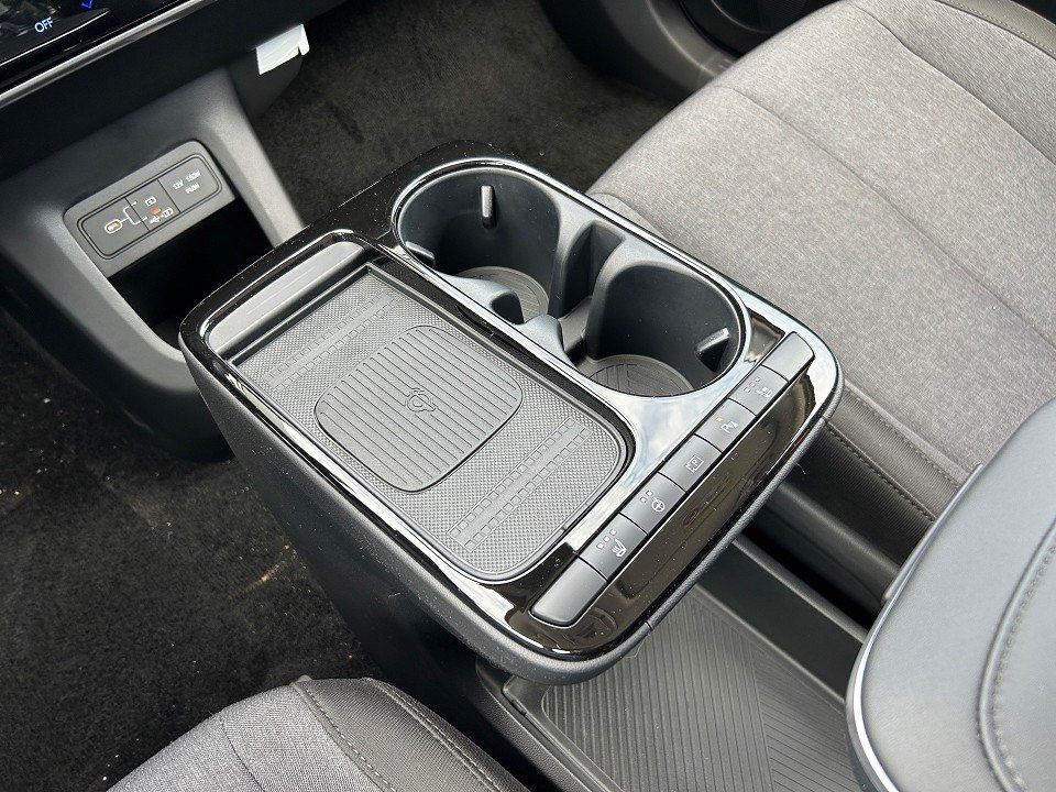 Fahrzeugabbildung Hyundai IONIQ 5 63kWh DYNAMIQ 440KM-REICHWEITE SHZ+NAVI+