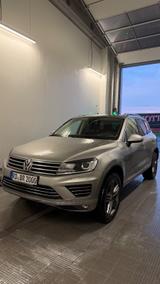 Volkswagen Touareg 3.0 V6 TDI SCR Tiptronic BMT BlueMot... - silberne Volkswagen Touareg