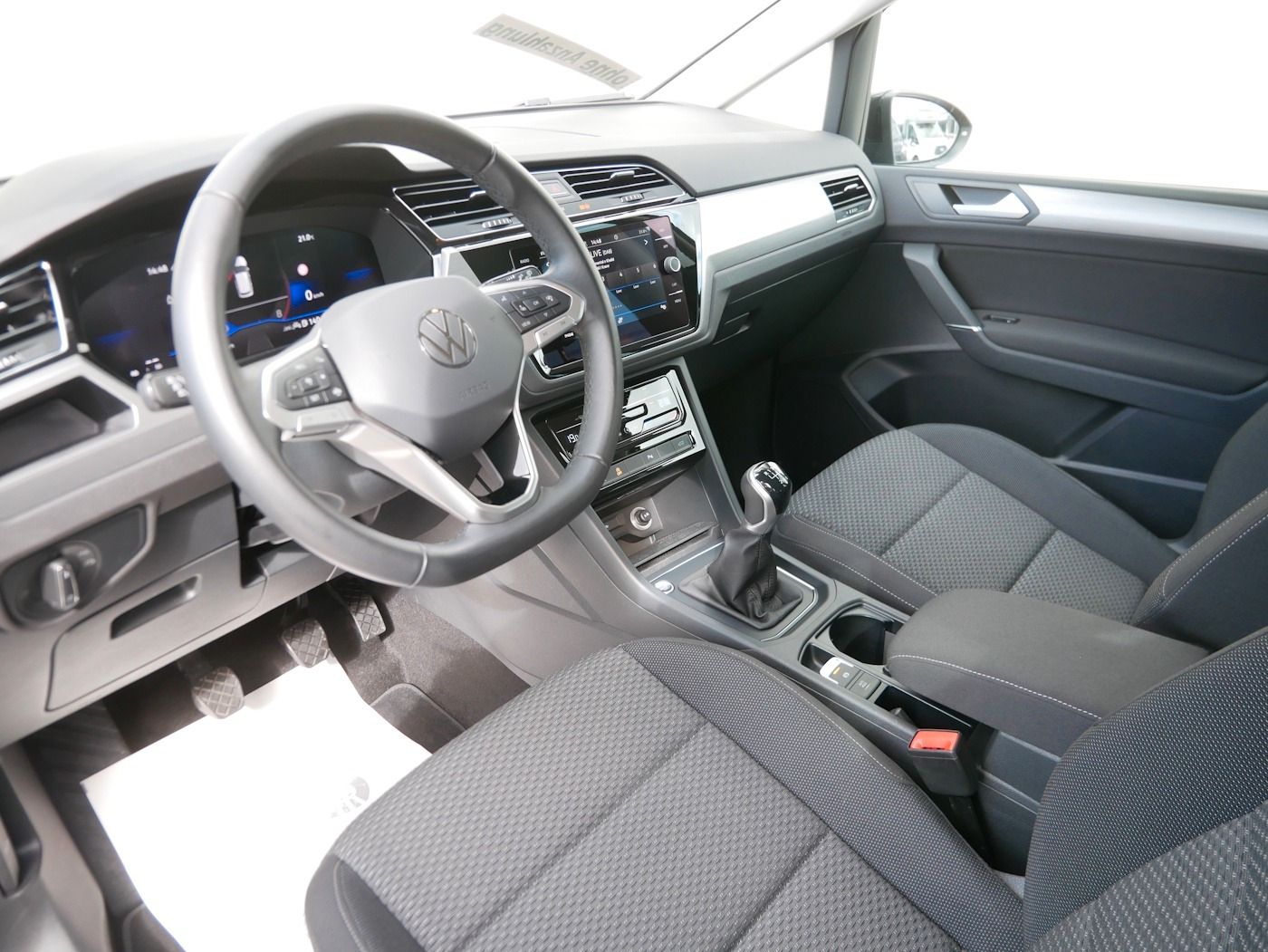 Fahrzeugabbildung Volkswagen Touran 1.5 Comfortline NEU48T 7-Sitzer ACC PDC