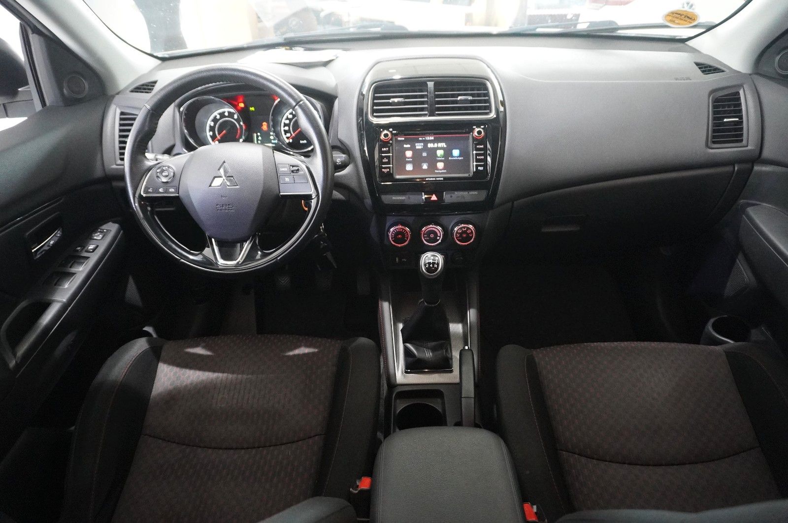Fahrzeugabbildung Mitsubishi ASX 1.6 EDITION 2WD NAVI/LED/KAMERA/SHZ/TEMP/DAB