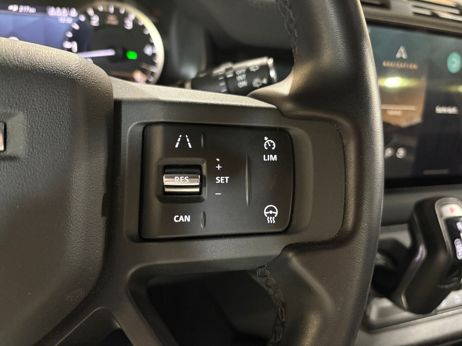 Fahrzeugabbildung Land Rover Defender 90 X-Dynamic S/360°/SOUND/APPLE/NAVI/