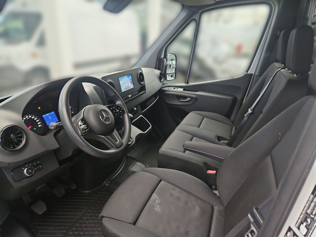 Fahrzeugabbildung Mercedes-Benz Sprinter 317 Kasten L2H2 3,5tAHK Schwingsitz SHZ