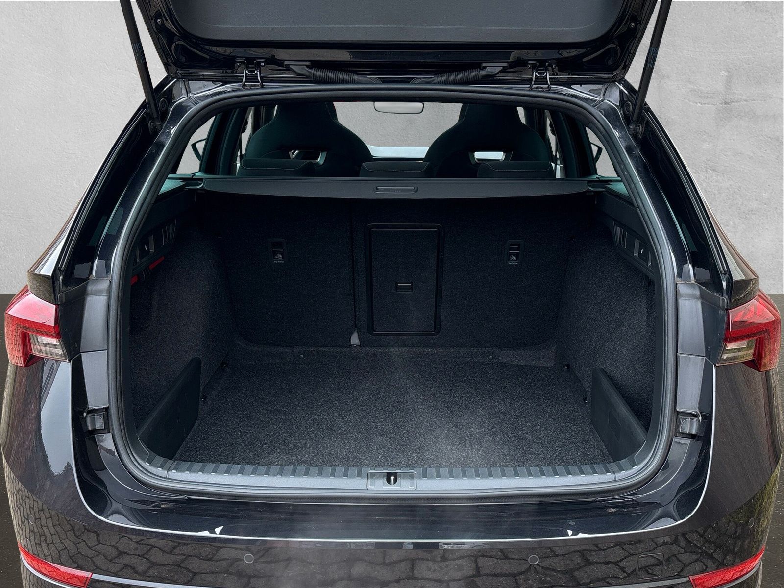 Fahrzeugabbildung SKODA Octavia Combi Sportline 1.5 TSI SmartLink LED