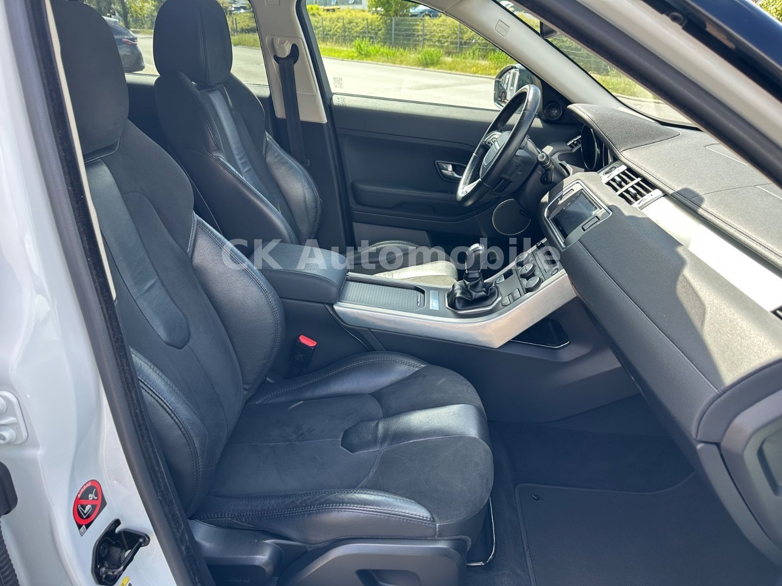 Fahrzeugabbildung Land Rover Range Rover Evoque Pure/Navi/Kamera/PDC