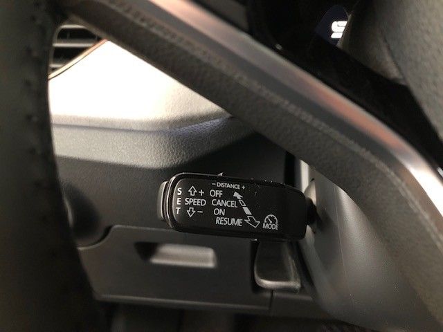 Fahrzeugabbildung SKODA Kamiq Selection Tour 1.0 TSI DSG Navi Digitales