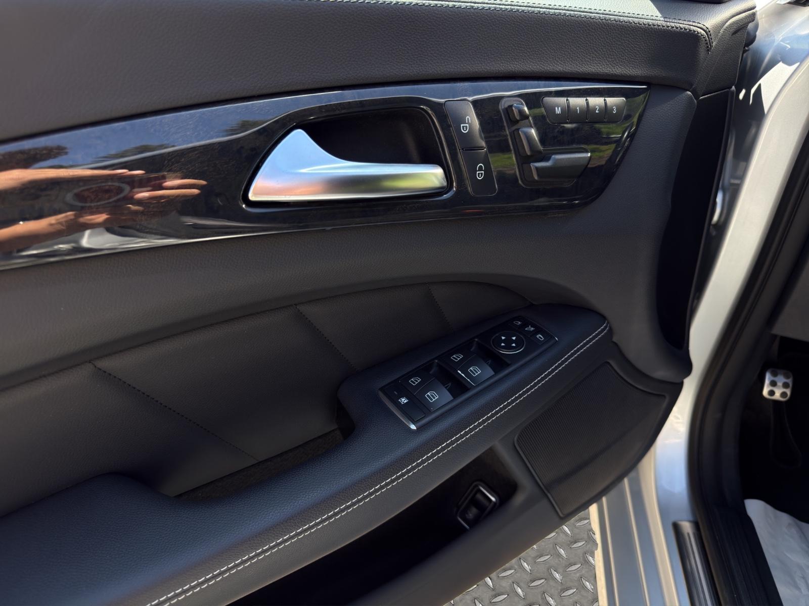 Mercedes CLS 350 Shooting Brake V6 306 ch • AMG • Harman Kardon • Toit ouvrant • Distronic