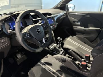 Fotografie 15 des Opel Corsa 1.2 Direct Injection Turbo GS