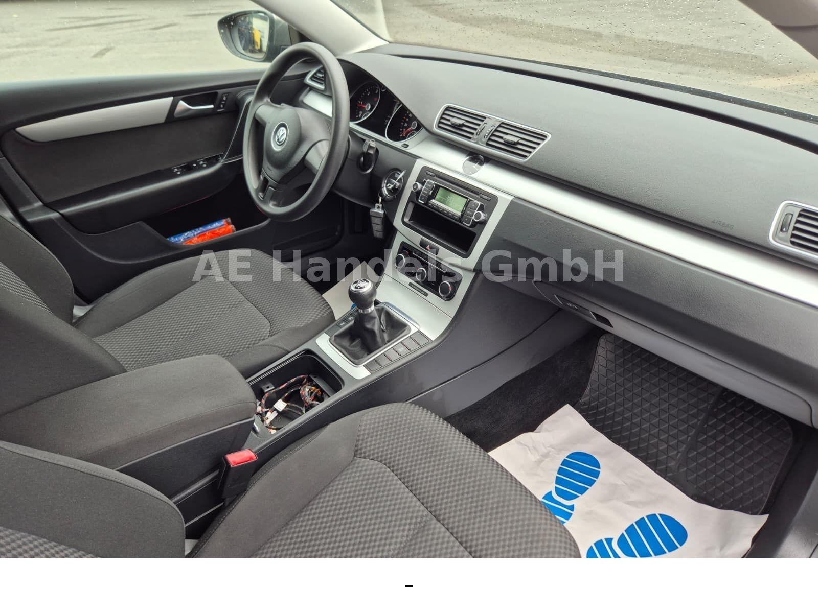 Volkswagen Passat 2012 — photo 20