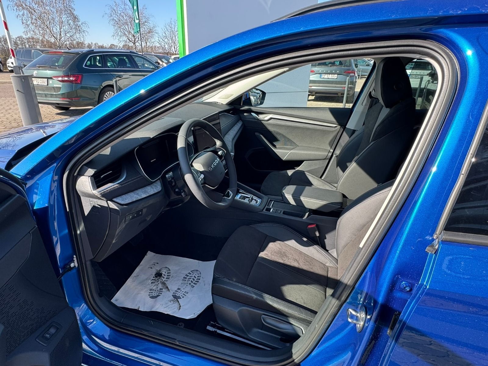 Fahrzeugabbildung SKODA Octavia Combi Tour 2,0 TDI 110kW 7-Gang-DSG