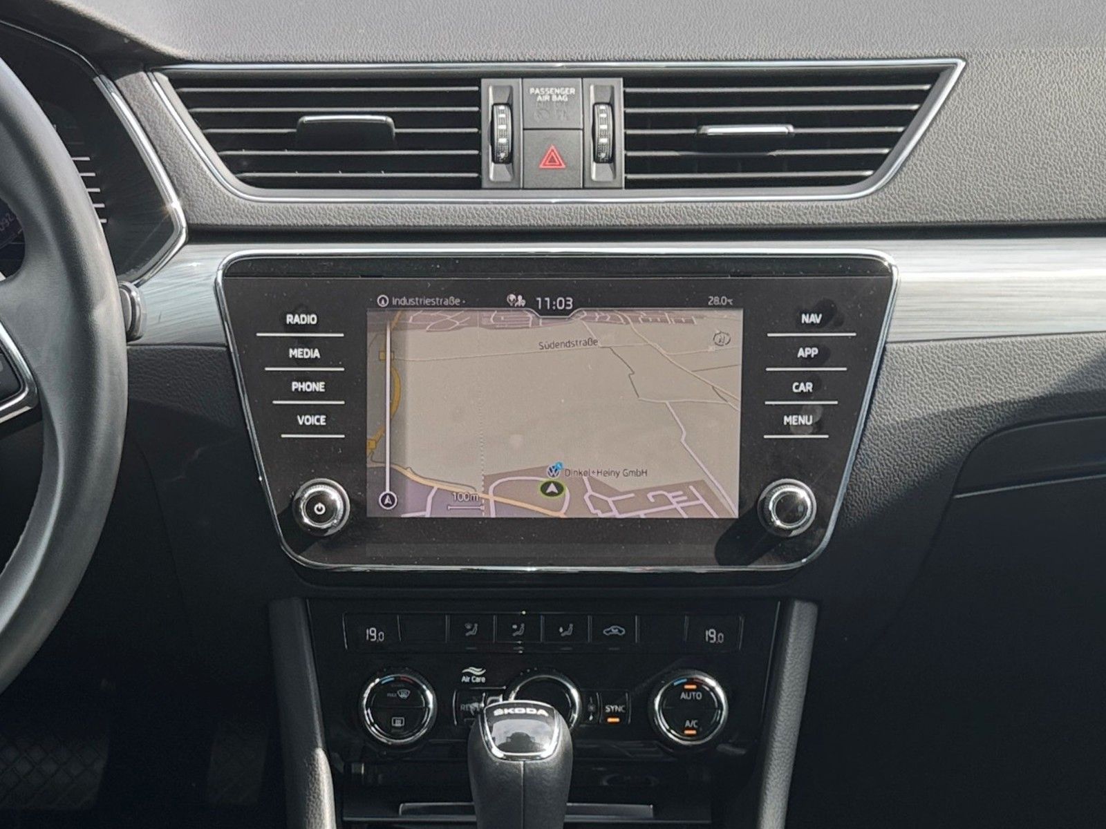 Fahrzeugabbildung SKODA Superb Combi Ambition 1.5 TSI