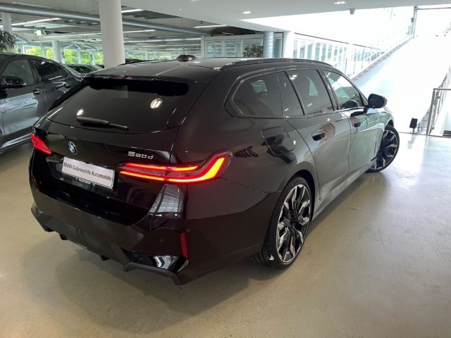 BMW 520 d Touring M SportPro 21'' Klimasitze B&W Tr foto 3