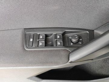Volkswagen Tiguan - 11