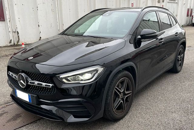 Mercedes-Benz Mercedes-benz GLA 180 d PREMIUM AUTOMATIC