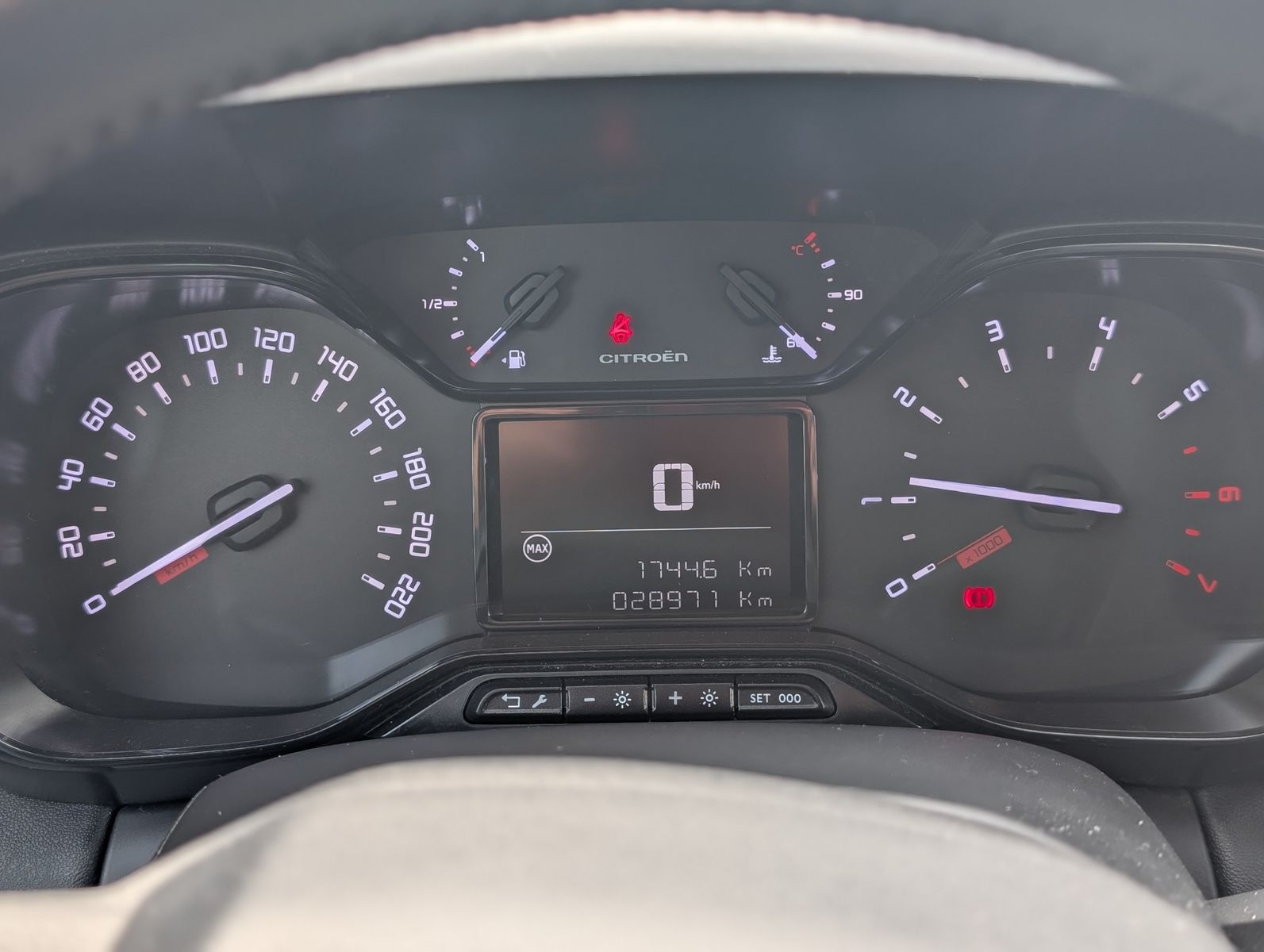 Fahrzeugabbildung Citroën C3 Aircross YOU APP PDC TOUCH TEMP KLIMA LED