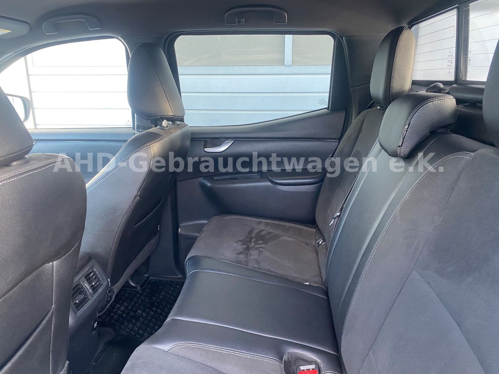 Fahrzeugabbildung Mercedes-Benz X 250d 4Matic D-Kabine Edition Breitumbau UNIKAT