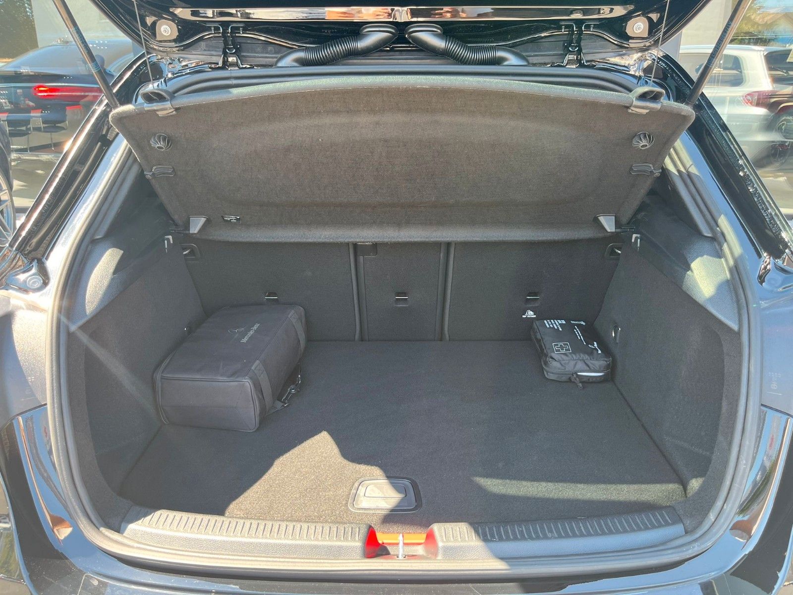 Fahrzeugabbildung Mercedes-Benz A 250 A -Klasse A 250 e Edition 2020