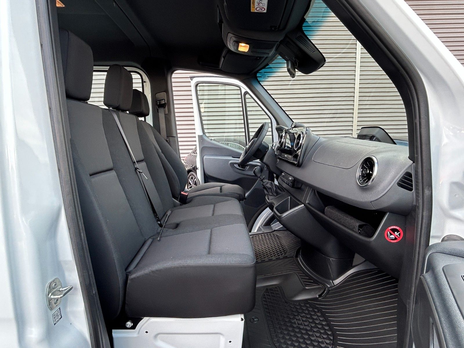 Fahrzeugabbildung Mercedes-Benz Sprinter 317 CDI 4325 DoKa Klima AHK Stdheiz