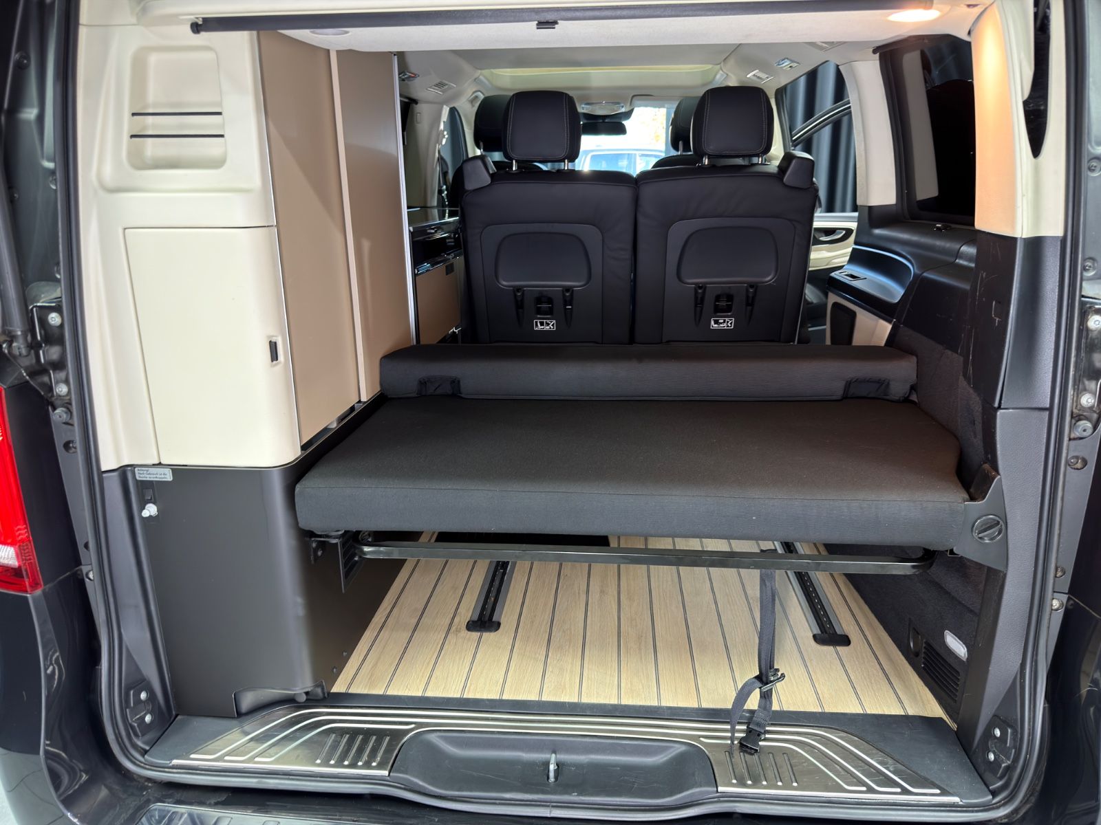 Fahrzeugabbildung Mercedes-Benz V300d 4MATIC Marco Polo|LANG|AMG|LEDER|KÜCHE|