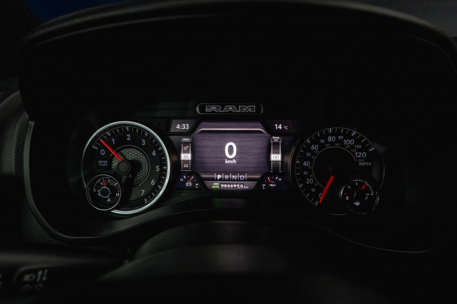 Fahrzeugabbildung Dodge RAM 5.7 V8 HEMI 4x4 Built to Serve LONG AxleLock