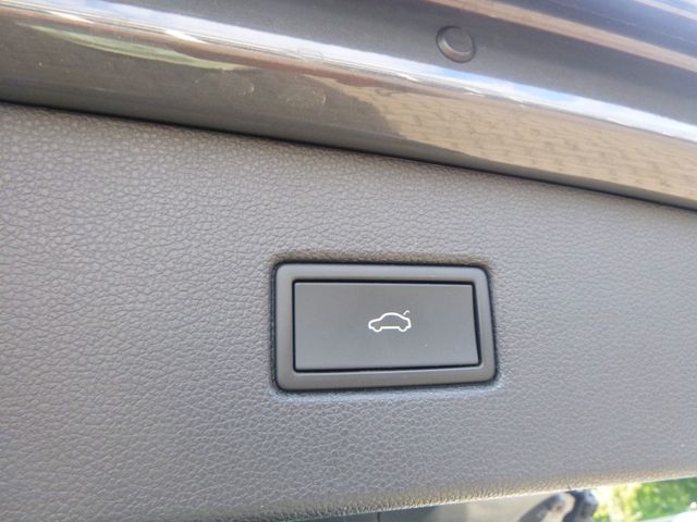Fahrzeugabbildung Volkswagen Tiguan 1,5 TSI Elegance >AUT/AHK/NAV/Matrix-LED<