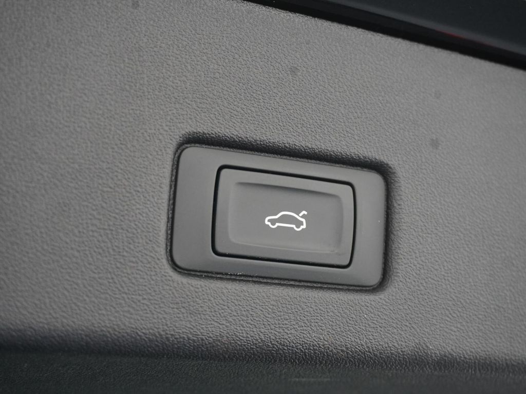 Audi Q4 e-tron 35 Launch edition S Competition 55 kWh