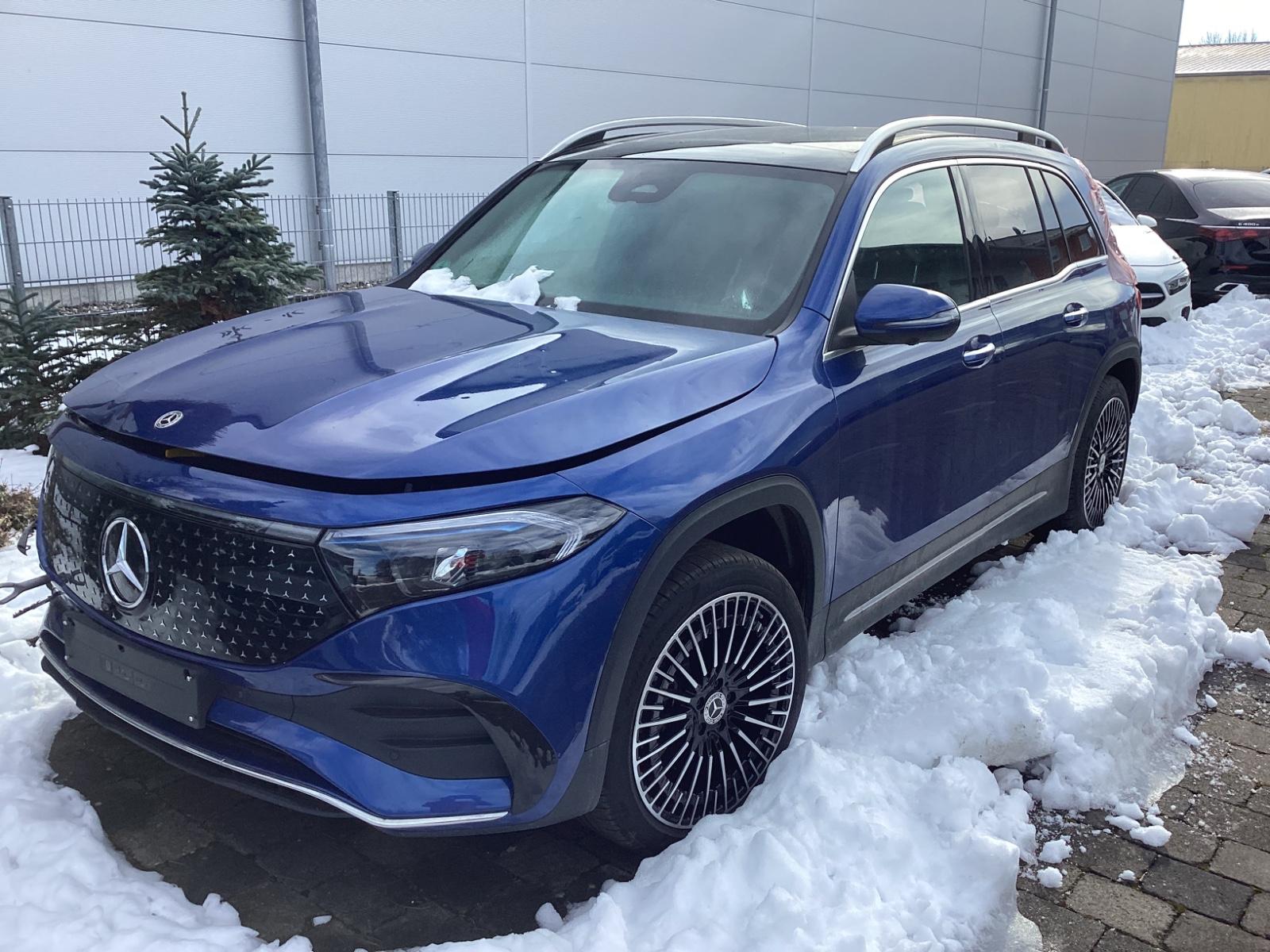 Mercedes-Benz EQB 300 4Matic AMG Pano