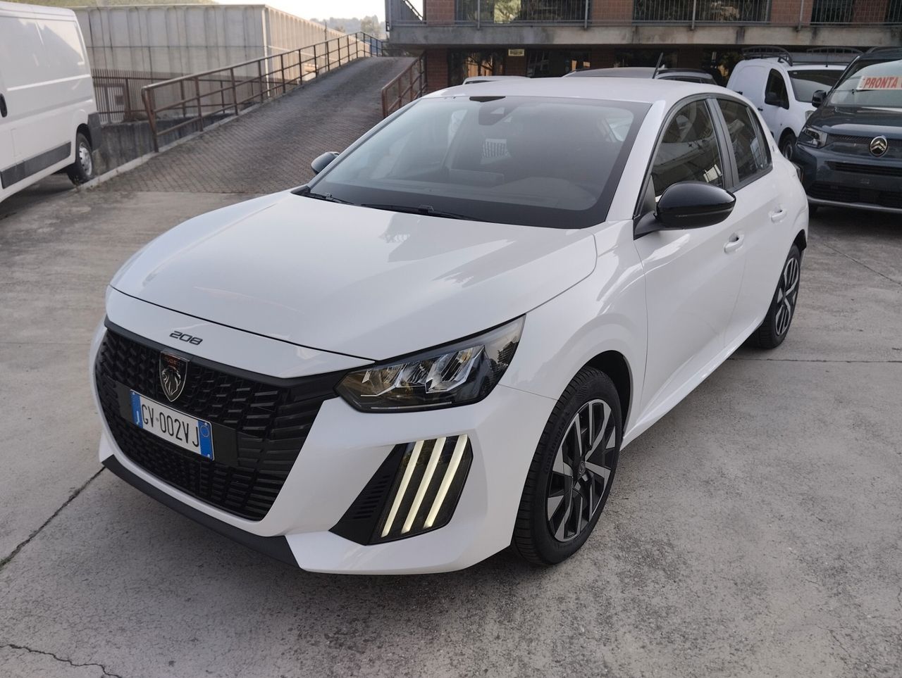 Peugeot 208 motore elettrico 136 CV 5 porte Acti