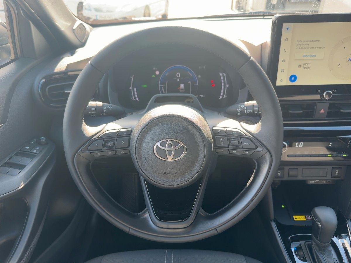 Fahrzeugabbildung Toyota Yaris Cross 1,5 Hybrid Teamplayer *Technikpaket*