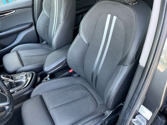 Fahrzeugabbildung BMW 218 Active Tourer xDrive Sport Line Autom., Navi