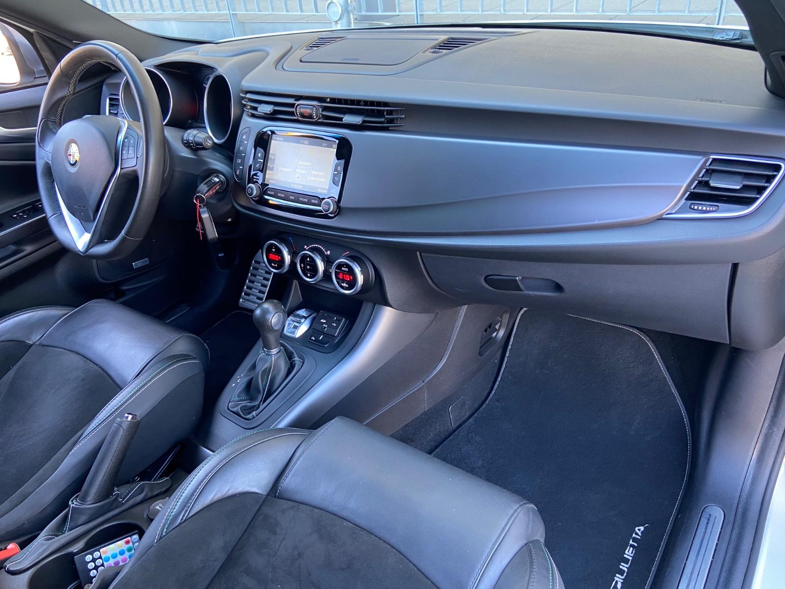 ALFA ROMEO GIULIETTA QUADRIFOGLIO VERDE - 241 ch BVA - TOIT OUVRANT - GPS - RADAR AV/AR - CLIMATISATION BI-ZONE