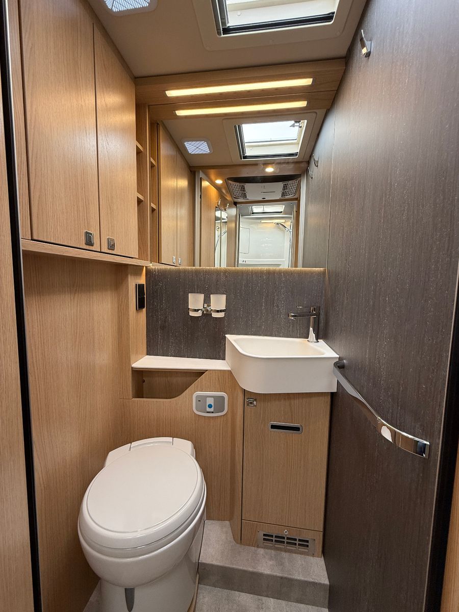 Fahrzeugabbildung HYMER / ERIBA / HYMERCAR B-Klasse ML T BlackLine 780 - Vollausstattung!