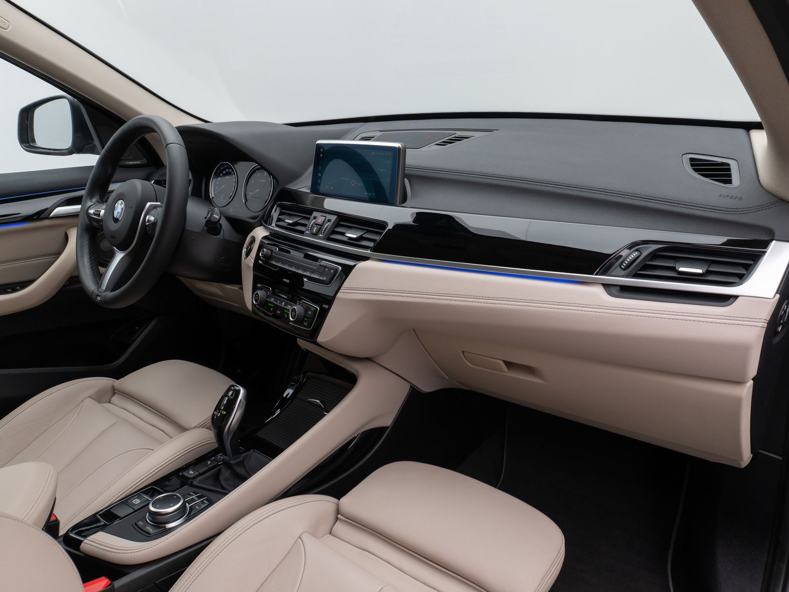 Fahrzeugabbildung BMW X1 xD25d xLine H/K DAB Parkassis AHK Alarm Sport