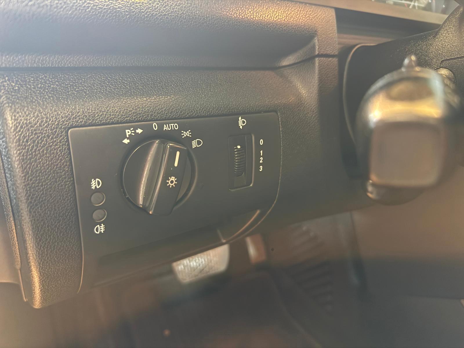 Mercedes-Benz A 180 Elegance / Teilleder / Automatik / Klima
