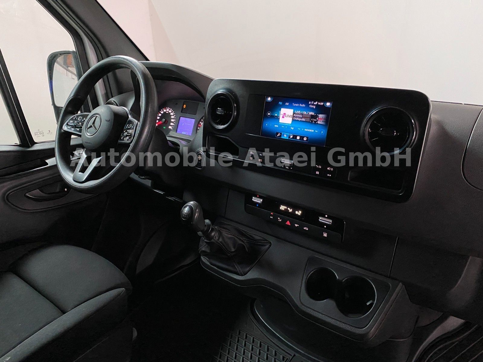 Fahrzeugabbildung Mercedes-Benz Sprinter 214 CDI AHK+NAVI+KAMERA+TEMPOMAT (0176)