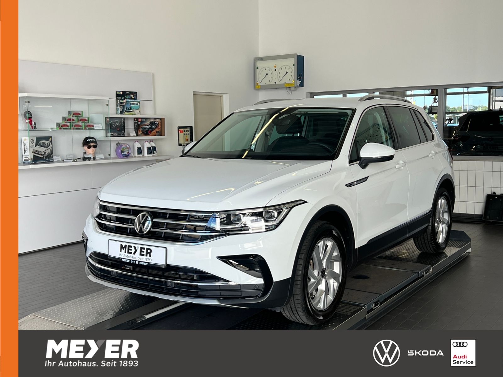 Fahrzeugabbildung Volkswagen Tiguan Elegance 2.0 TSI DSG 4MOTION *AHK, Matrix