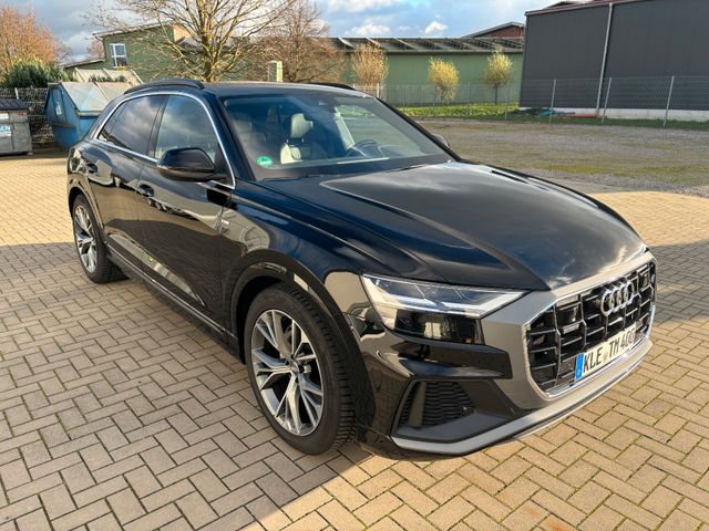 AUDI Q8 45 TDI quattro 3xS-line, 21" LED Standhei AHK