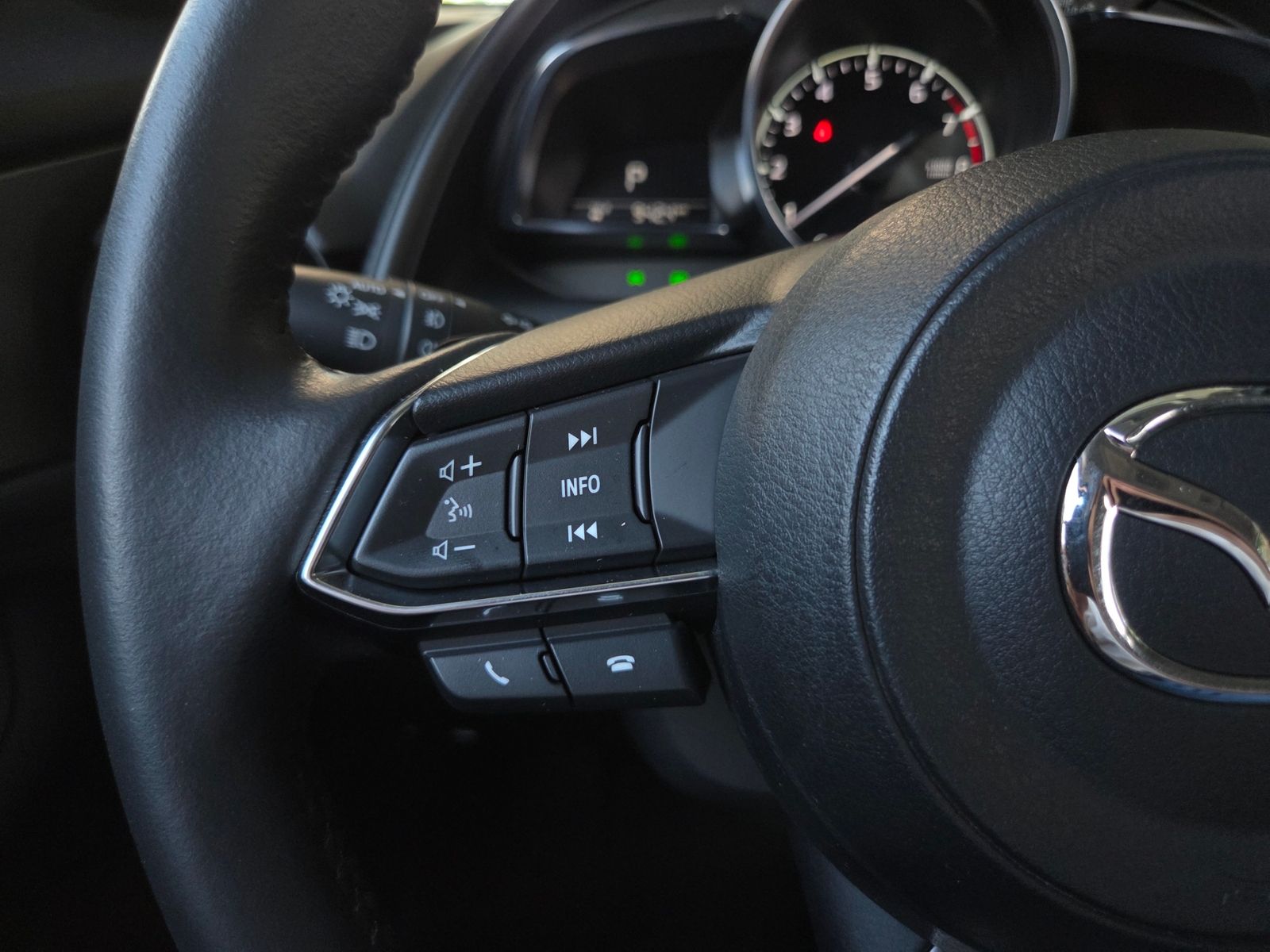 Fahrzeugabbildung Mazda CX-3 Sports-Line AWD HUD BOSE LED NAV SHZ 18"