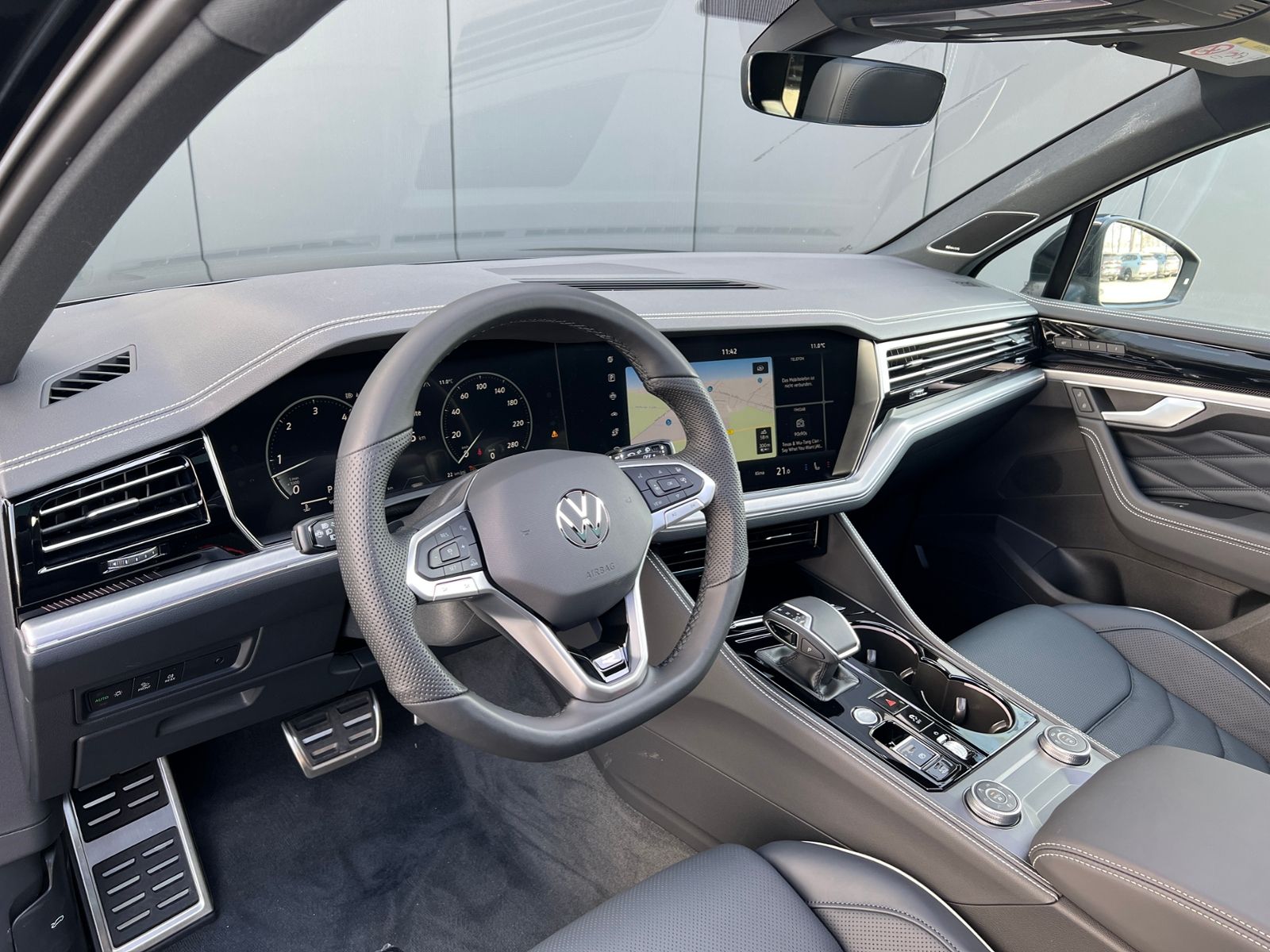 Fahrzeugabbildung Volkswagen Touareg  R-Line 3.0 V6 TDI 4MOTION TipTronic *Le